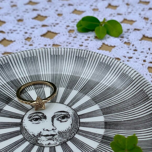 Me & Ro Gold Paisley Star Ring - Picture 2 of 6